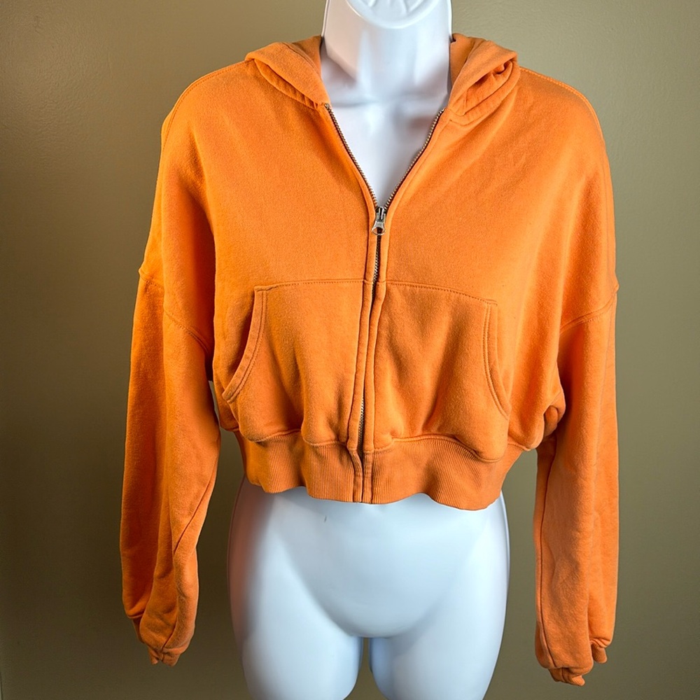 H&M Divided crop sweatshirt
